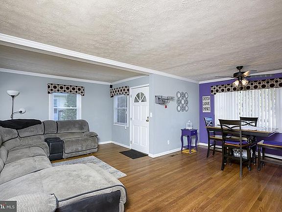 3rd image of 709 Linda Dr