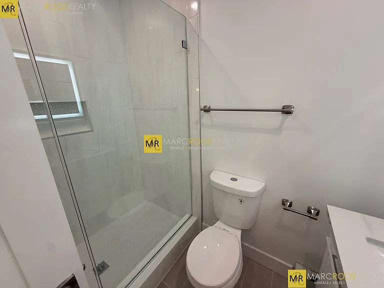 55 W Eagle St #2 — Photo 4