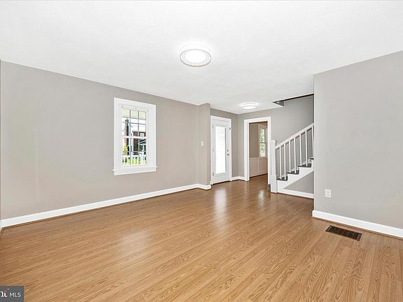 5th image of 2780 Adams St