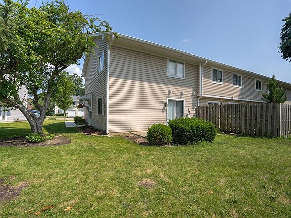3rd image of 536 Alton Ct