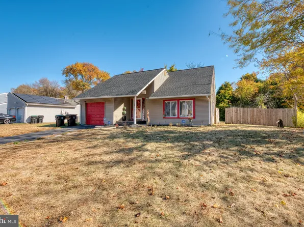 86 Eastmont Ln, Sicklerville, NJ 08081