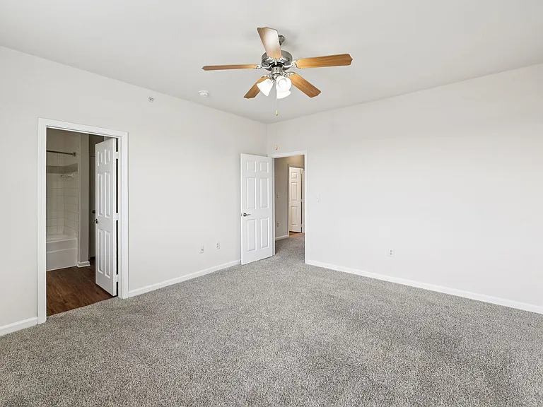 Oaks Estates of Coppell — Photo 19
