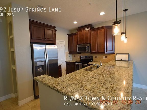 3rd image of 592 Jesup Springs Ln