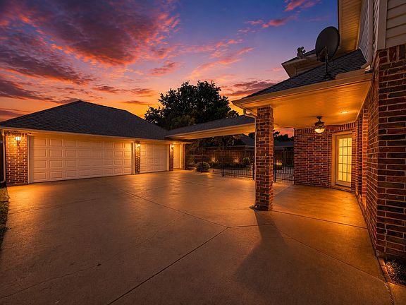 4th image of 1710 Meridian Ct