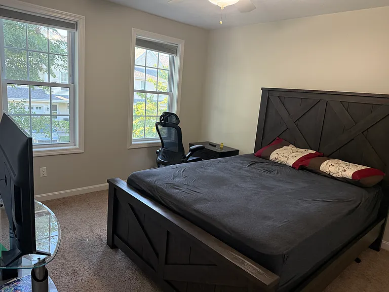 180 Park St #6 — Photo 5