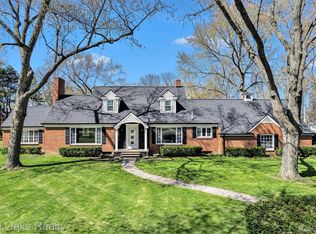 8239 Davison Rd, Davison, MI 48423