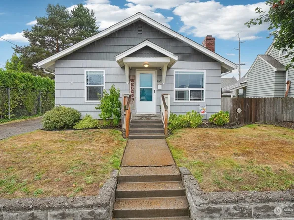 605 Crawford Street, Kelso, WA 98626