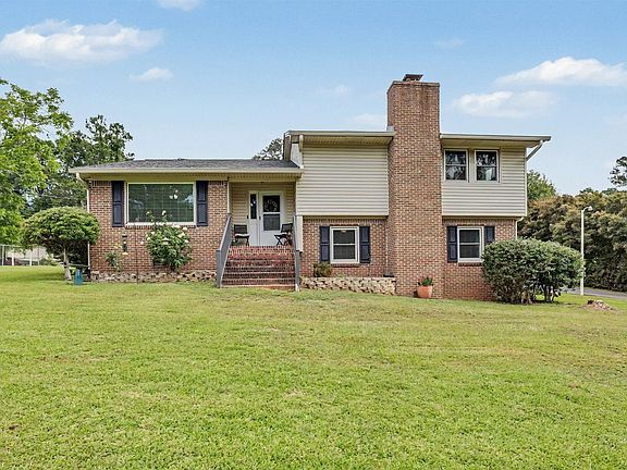 4th image of 1734 Ruby Rd