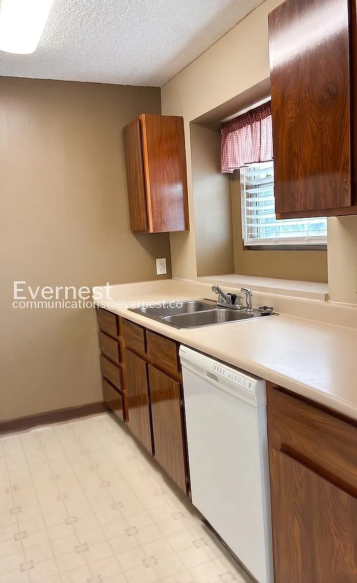 2 bed, 1.0 bath, 805 sqft, $1,447 — Photo 4