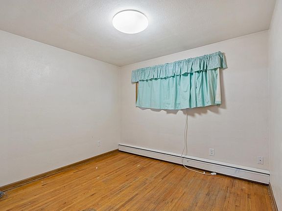 5th image of 1224 E Walton Ave