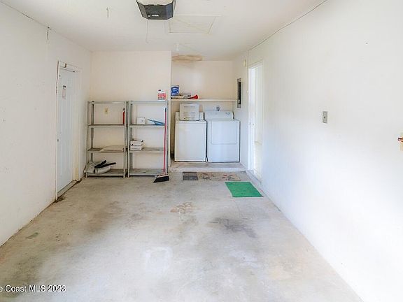 5th image of 439 Earl Ave