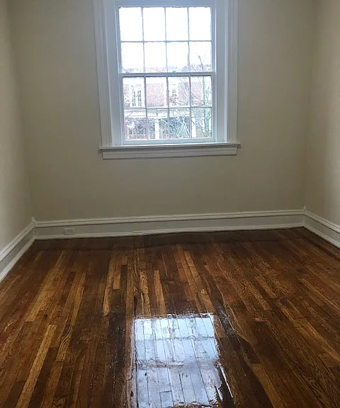 West Grace Apts — Photo 18