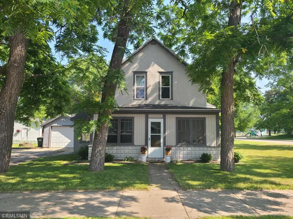 110 Park St W, Annandale, MN 55302