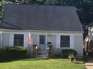 1008 1st St, Rochester, MI 48307