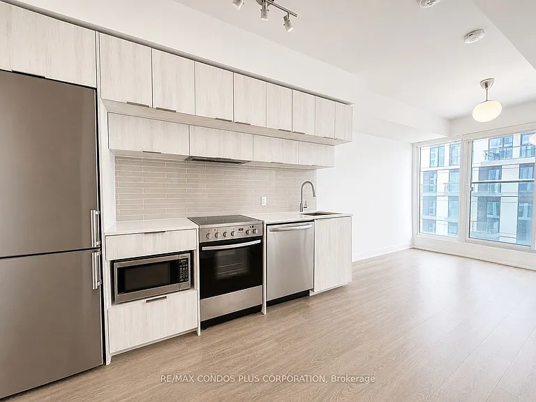 181 Dundas St E #2215 — Photo 7