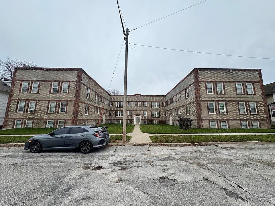 1st image of 131 N 8th St
