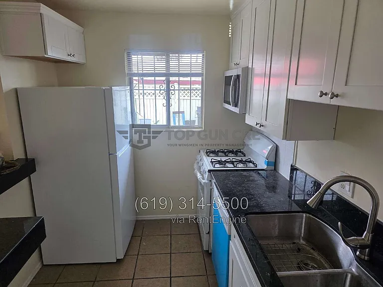 2875 Broadway #3 — Photo 2