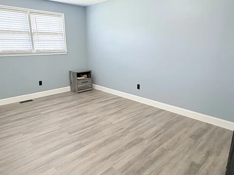 111 Hunter Dr — Photo 11