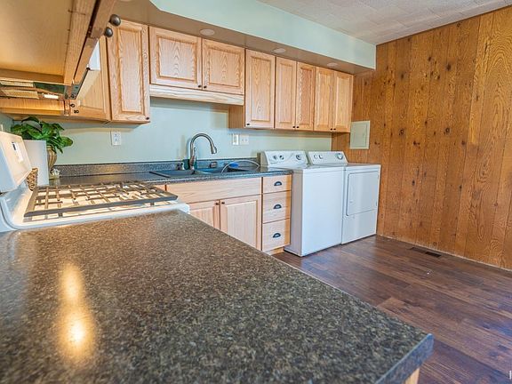 5th image of 503 Manor Ct