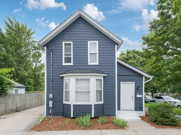 26 Dennis Ave SE, Grand Rapids, MI 49506