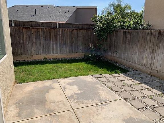 4th image of 1911 N Miramar Ln