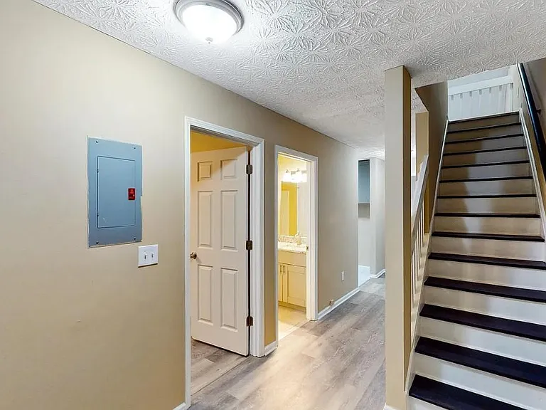 1011 Travelers Trl NW — Photo 8