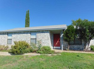 702 E Taggard St, Burnet, TX 78611