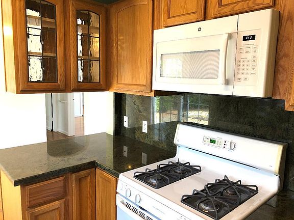 2nd image of 473 Acacia Ave