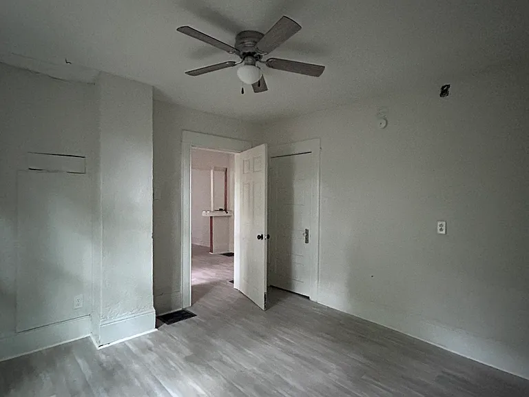 147 S Kansas Ave #2 — Photo 5