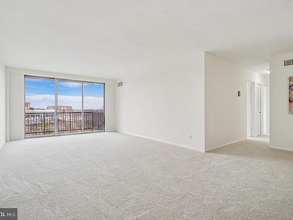 2nd image of 4977 Battery Ln #1-811
