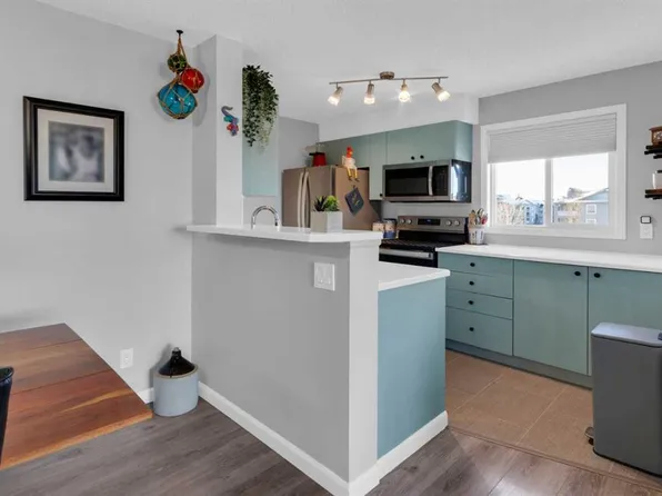 304 W Mackenzie Way SW #8401, Airdrie, AB T4B 3H6