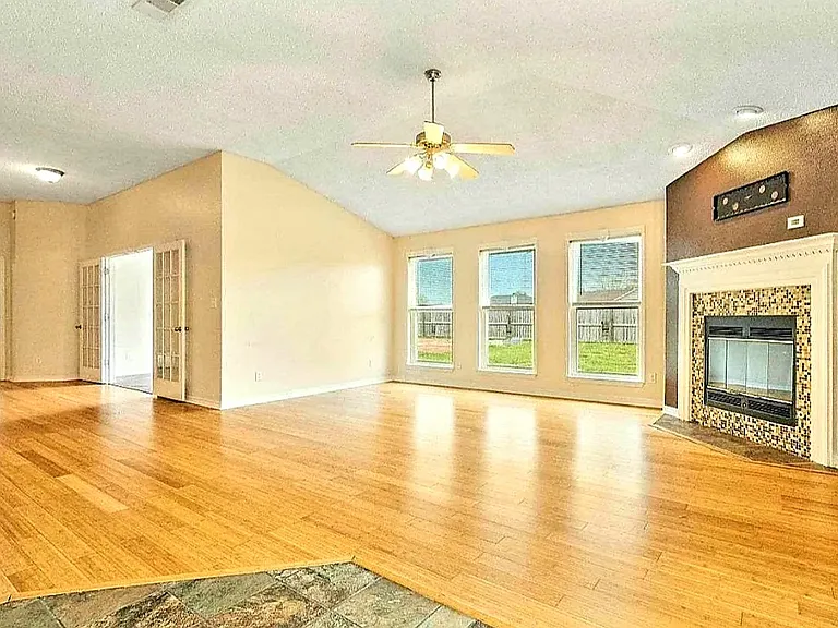 6492 Sarasota St — Photo 15