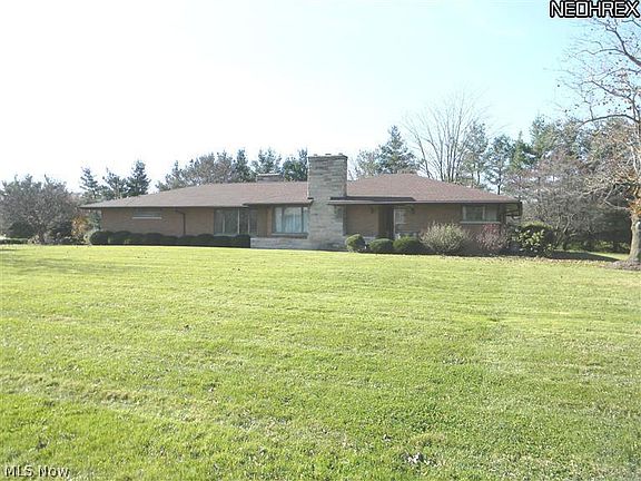 3rd image of 5275 Mahoning Ave NW