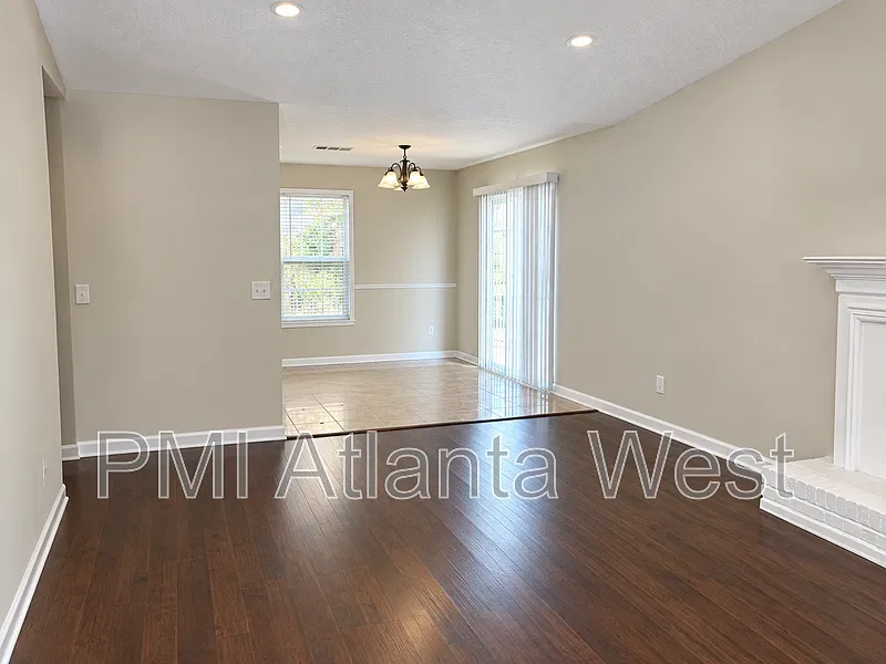 3 bed, 2.0 bath, $1,950 — Photo 3
