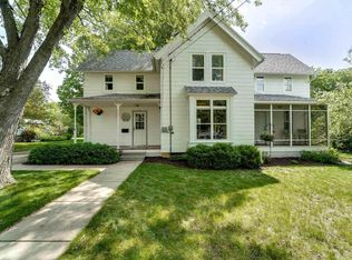 246 4th St, Prairie Du Sac, WI 53578