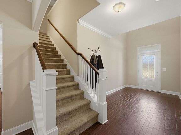3rd image of 1445 Clearwater Dr NE