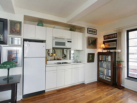 2nd image of 5 Tudor City Pl APT 1839