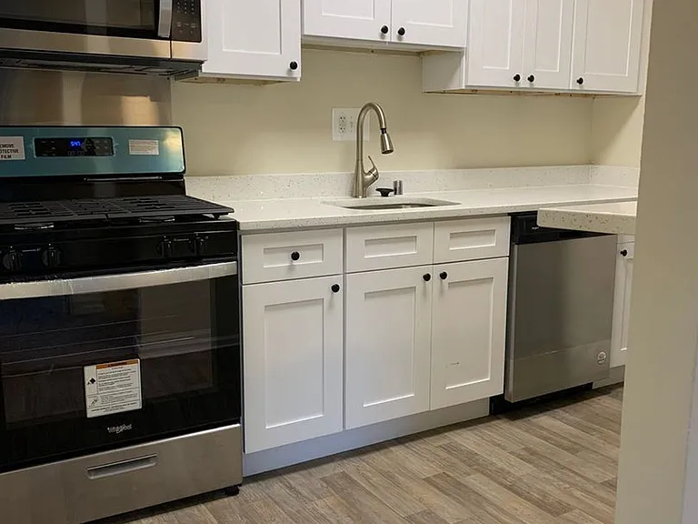 Woods Edge Apartments — Photo 9