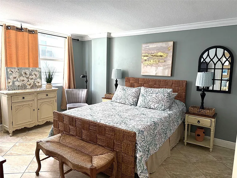 6917 Collins Ave #506 — Photo 9