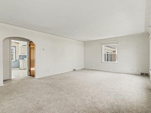 3rd image of 2202 Paddington Rd