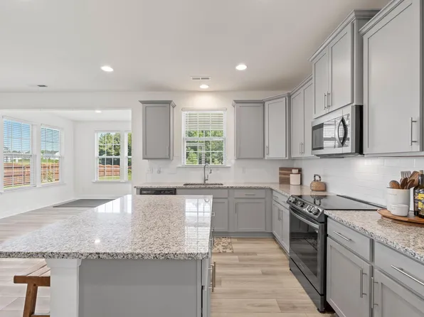 116 Hay Field Dr, Lillington, NC 27546