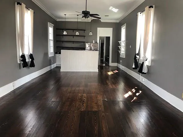 912 Newton St — Photo 4