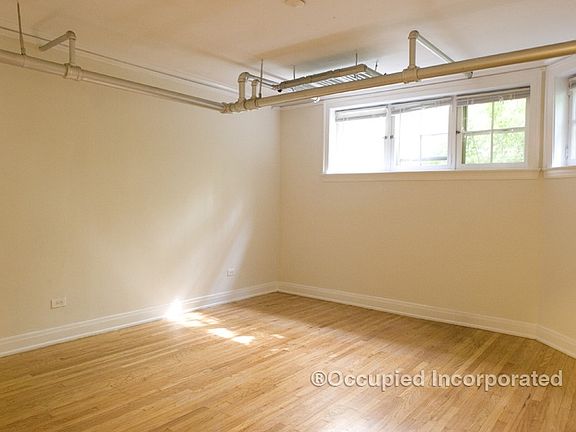 4th image of 1372 W Greenleaf Ave APT G