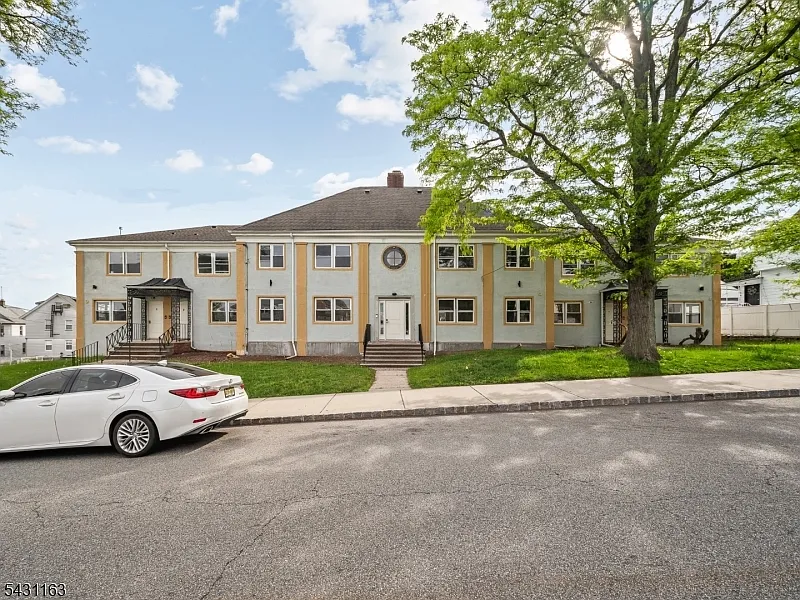 100 Chestnut St #3