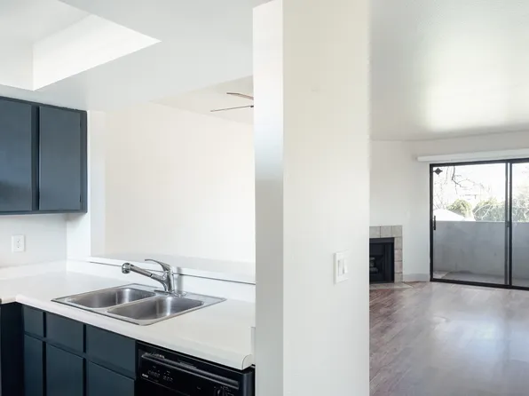 925 E Creekhill Ln APT 11, Midvale, UT 84047