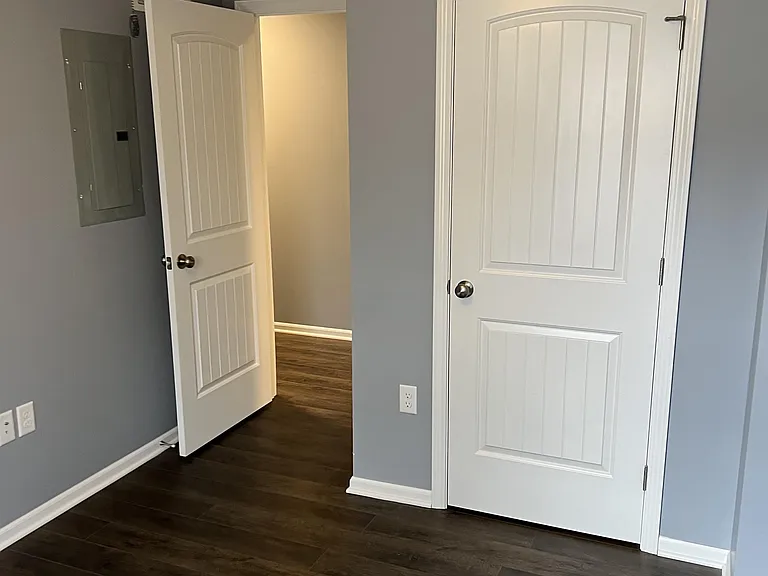 891 W Gay St #B — Photo 26