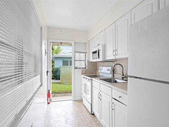 5th image of 8885 NE 8th Ct