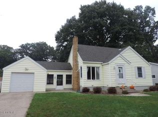 4018 Plymouth Dr, Muskegon, MI 49441