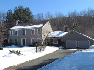 18 Hunting Ridge Dr, Simsbury, CT 06070