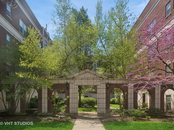 482 Sheridan Rd APT 3, Evanston, IL 60202